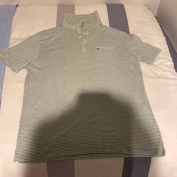 Barely used new Vineyard Vines “Edgartown polo” SIZE MEDIUM - Picture 1 of 3